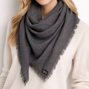 Lululemon Women’s Wool-Silk Blend Square Scarf - Charcoal
Heather